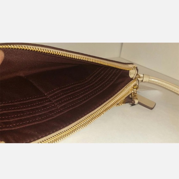 Coach Corner Zip Wristlet In Signature Canvas - Picture 6 of 16